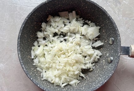 Фото шага рецепта Беляши с фаршем и картофелем 190265 шаг 2  