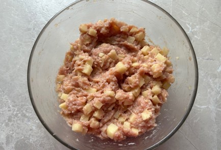 Фото шага рецепта Беляши с фаршем и картофелем 190265 шаг 4  