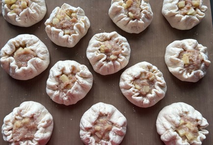 Фото шага рецепта Беляши с фаршем и картофелем 190265 шаг 8  