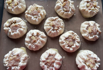 Фото шага рецепта Беляши с фаршем и картофелем 190265 шаг 9  