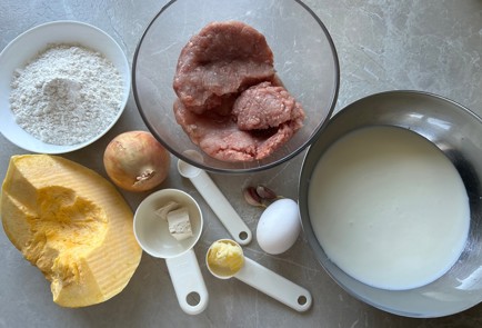 Фото шага рецепта Беляши с тыквой и фаршем в духовке 187335 шаг 1  