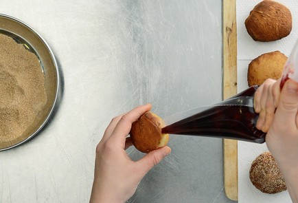 Фото шага рецепта Берлинер 50649 шаг 7  