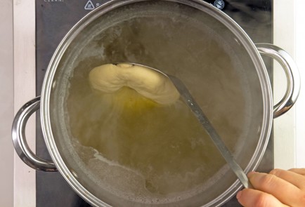 Фото шага рецепта Бейглы с мягким сливочным сыром и семгой 57939 шаг 6  