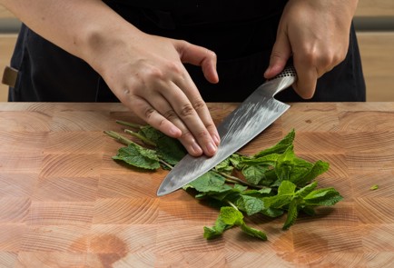 Фото шага рецепта Безалкогольный клубничный мохито 152549 шаг 7  