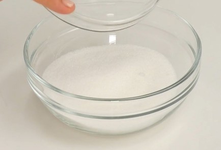 Фото шага рецепта Безе 30472 шаг 2