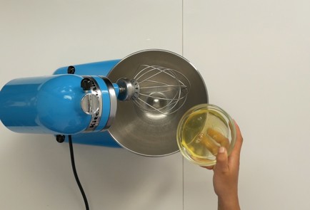 Фото шага рецепта Безе 30472 шаг 4