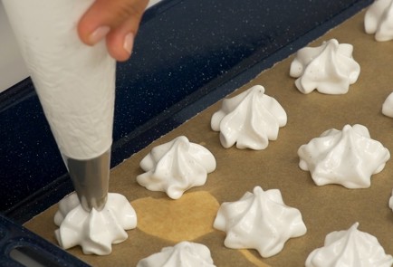 Фото шага рецепта Безе 30472 шаг 8