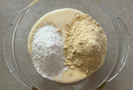 Фото шага рецепта Безглютеновое бисквитное печенье с кешью и клюквой 187838 шаг 5  