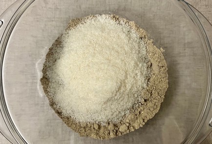 Фото шага рецепта Безглютеновое кокосовое печенье с инжиром 191360 шаг 4  