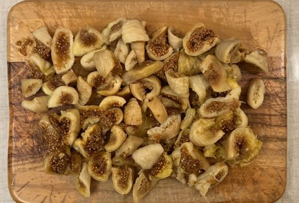 Фото шага рецепта Безглютеновое кокосовое печенье с инжиром 191360 шаг 7  