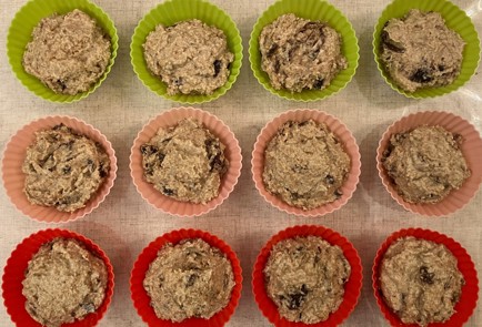 Фото шага рецепта Безглютеновые кексы с черносливом и отрубями 191361 шаг 9  