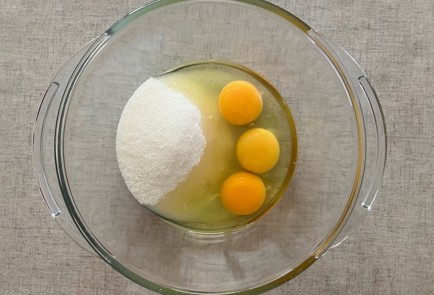 Фото шага рецепта Безглютеновый кекс с орехами и финиками 187238 шаг 1  