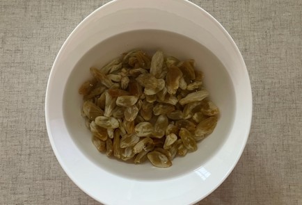 Фото шага рецепта Безглютеновый кекс с орехами и финиками 187238 шаг 3  