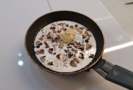 Фото шага рецепта Бифштекс из говядины 191530 шаг 9  