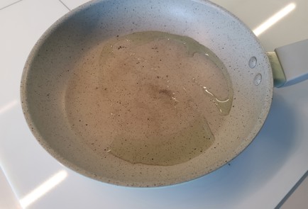 Фото шага рецепта Бифштекс с яйцом 191528 шаг 1  