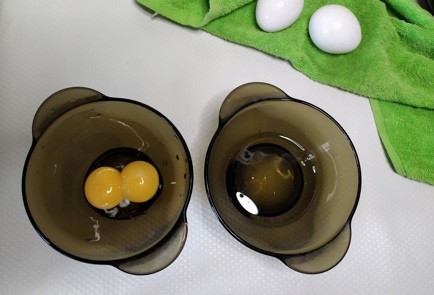 Фото шага рецепта Бисквит в мультиварке 188255 шаг 1