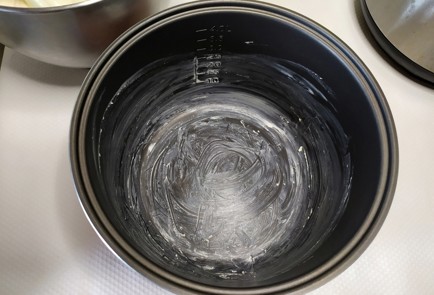 Фото шага рецепта Бисквит в мультиварке 188255 шаг 10