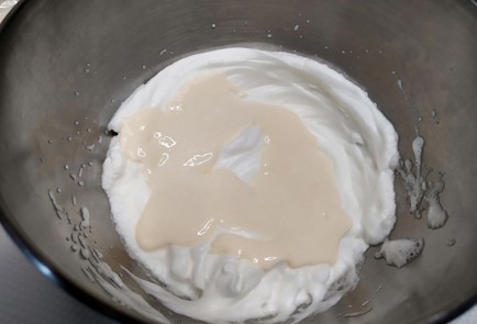 Фото шага рецепта Бисквит в мультиварке 188255 шаг 5