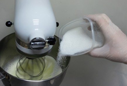 Фото шага рецепта Бисквитное тесто 138597 шаг 1  