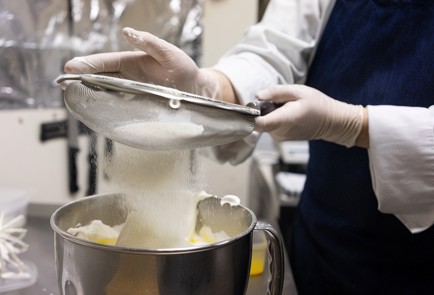 Фото шага рецепта Бисквитное тесто 138597 шаг 4  