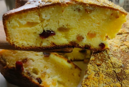 Фото шага рецепта Бисквитный пирог с изюмом и клюквой 191243 шаг 19  