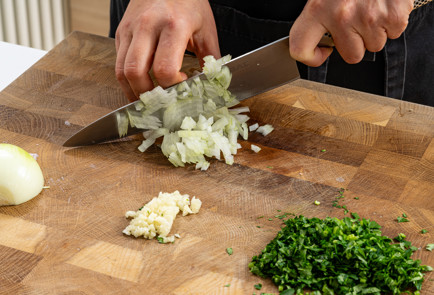 Фото шага рецепта Биточки из минтая 190498 шаг 3  