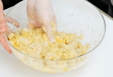 Фото шага рецепта Биточки из рыбы с картофельным пюре 91464 шаг 4  