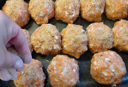 Фото шага рецепта Биточки куриные в духовке 174829 шаг 10  