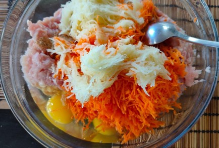 Фото шага рецепта Биточки куриные в духовке 174829 шаг 6  