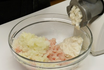 Фото шага рецепта Биточки 140419 шаг 3