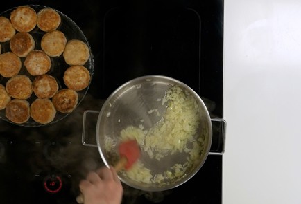 Фото шага рецепта Биточки 140419 шаг 9