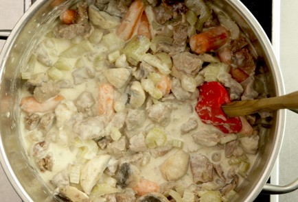 Фото шага рецепта Бланкетт из телятины 54366 шаг 6  