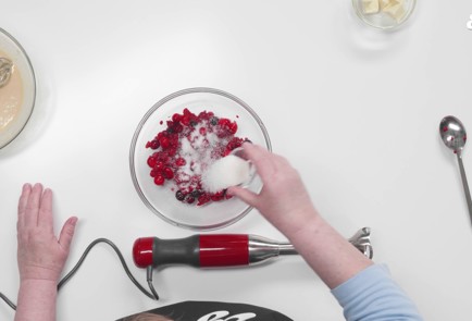 Фото шага рецепта Блинчик Dutch Baby с миндальной мукой 175819 шаг 5  