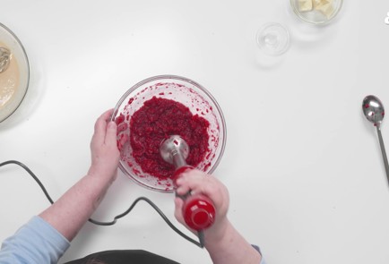 Фото шага рецепта Блинчик Dutch Baby с миндальной мукой 175819 шаг 6  