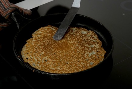 Фото шага рецепта Блинчики без яиц 46368 шаг 7  