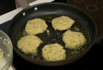 Фото шага рецепта Блинчики из кольраби 39895 шаг 3