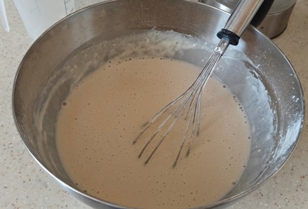 Фото шага рецепта Блинчики с адыгейским сыром и помидором 190890 шаг 5  