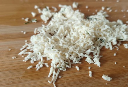 Фото шага рецепта Блинчики с адыгейским сыром и помидором 190890 шаг 8  