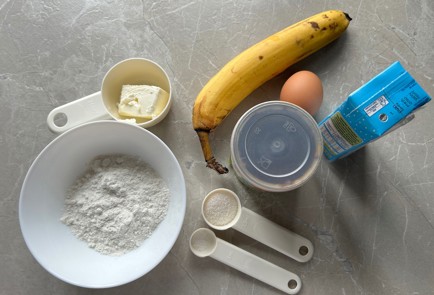 Фото шага рецепта Блинчики с бананом и вареной сгущенкой 189374 шаг 1  