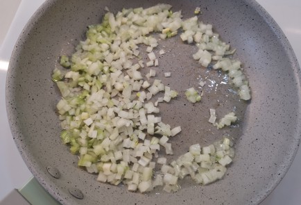 Фото шага рецепта Блинчики с фаршем 191414 шаг 1