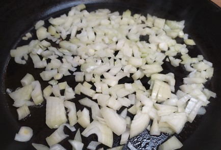 Фото шага рецепта Блинчики с капустой и яйцом 189100 шаг 4  