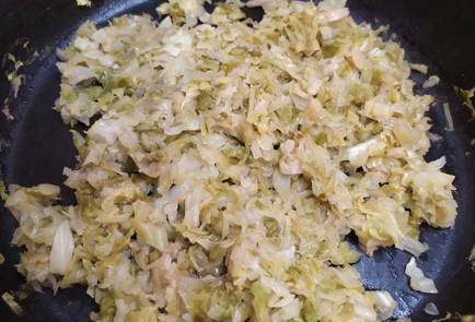 Фото шага рецепта Блинчики с капустой и яйцом 189100 шаг 7  