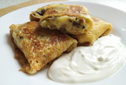 Фото шага рецепта Блинчики с картофелем и грибами 189971 шаг 11  