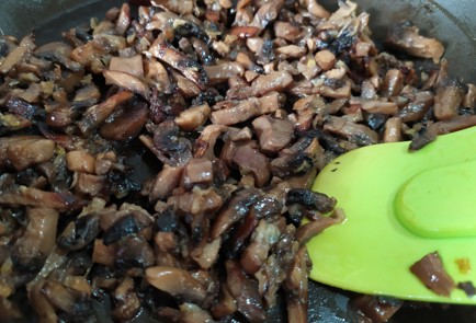 Фото шага рецепта Блинчики с картофелем и грибами 189971 шаг 6  