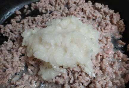 Фото шага рецепта Блинчики с мясом 188761 шаг 6