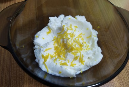 Фото шага рецепта Блинчики с сыром рикотта и голубикой 189725 шаг 5  