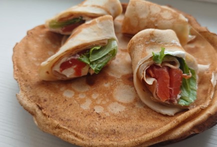 Фото шага рецепта Блинчики с красной рыбой 190656 шаг 13