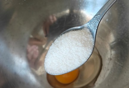 Фото шага рецепта Блинчики с красной рыбой 190656 шаг 2