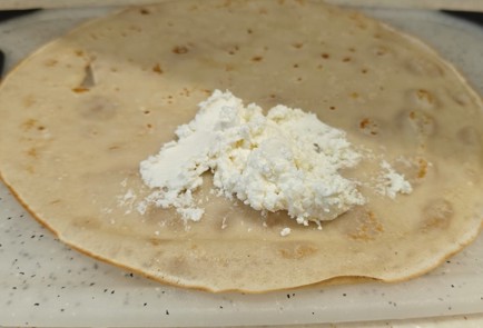 Фото шага рецепта Блинчики с красной рыбой 190656 шаг 9