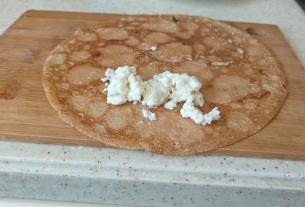 Фото шага рецепта Блинчики с сыром адыгейским 190353 шаг 10  